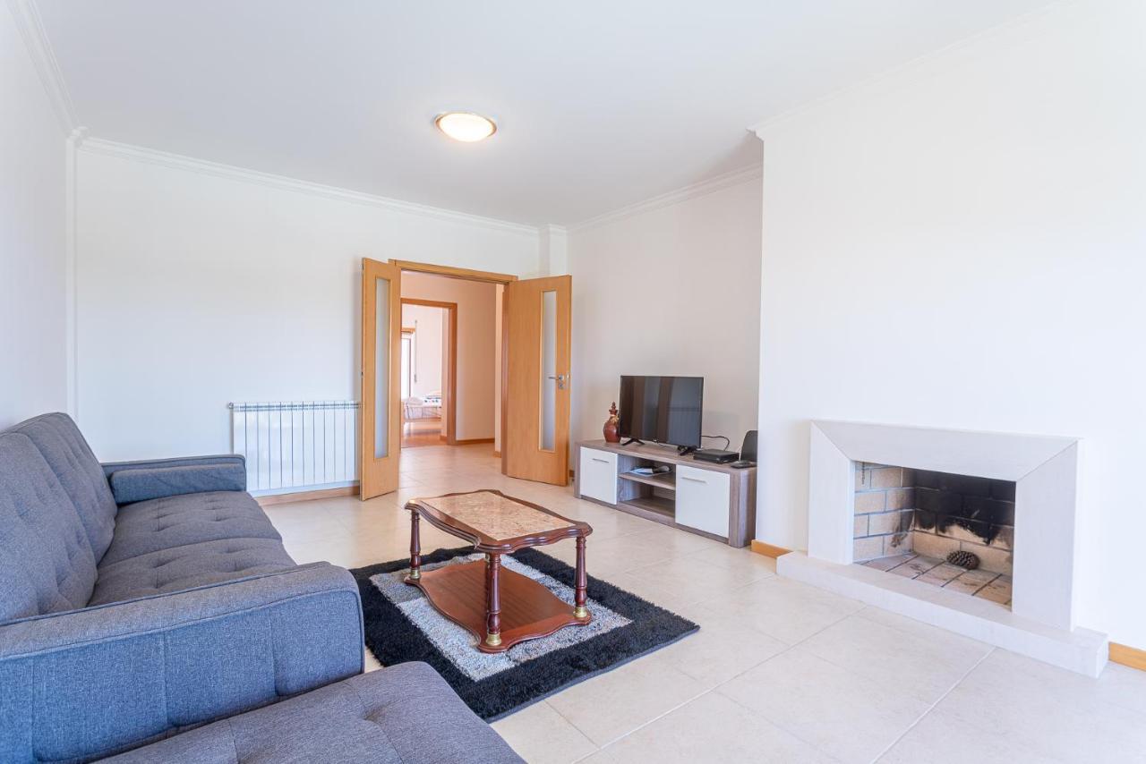 T2 Branquinho Apartment Nazare Bagian luar foto